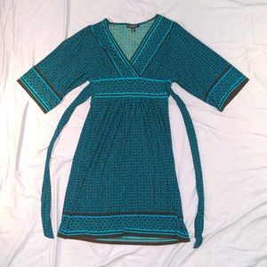 Jodi Kristopher - Turquoise Tie back V-neck Shift Dress with 3/4 Sleeves